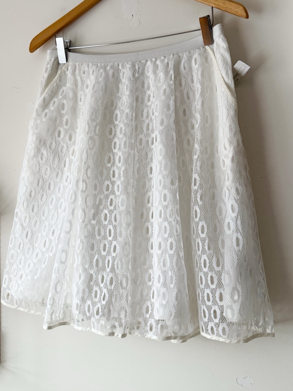 Anthropologie Maeve Lawn Party Skirt With Pockets White A-Line Eyelet Size 4 - Picture 3 of 12